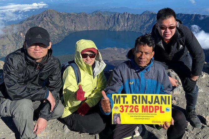 MOUNT RINJANI CLIMB 2DAYS to Crater rim - Day two: returning to Senaru
