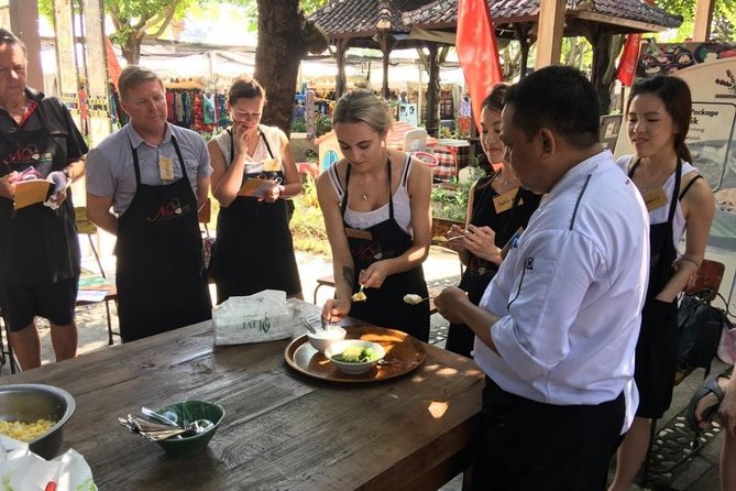 Nia Bali Seminyak Cooking Class - Learning the spice pastes that shape the meal