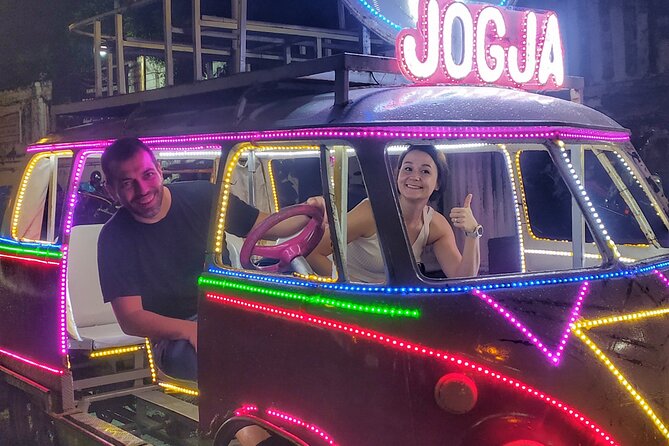 Night Walking Tour-Malioboro street food with guide at Yogyakarta - Gudeg on Jalan Wijilan