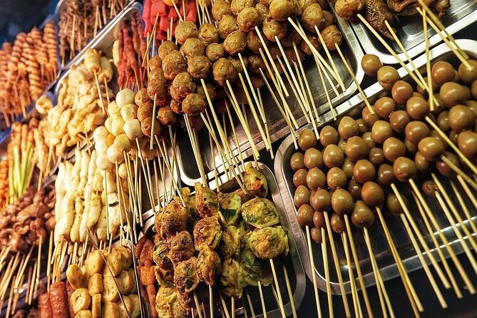 Night Walking Tour-Malioboro street food with guide at Yogyakarta - A becak around the palace gate