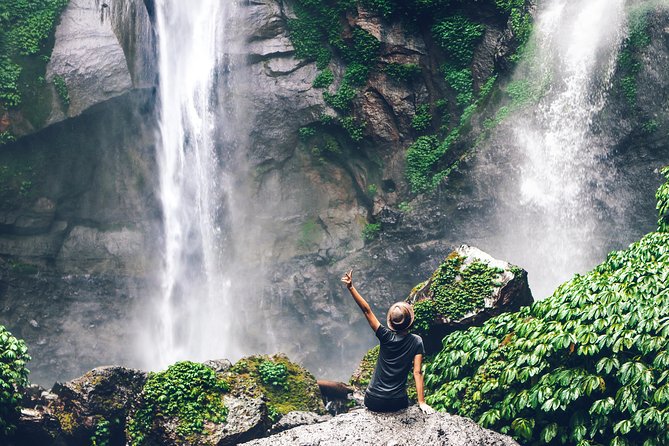 North Bali: Sekumpul Waterfalls and Ulun Danu Temple Tour - Reaching the seven falls at Sekumpul