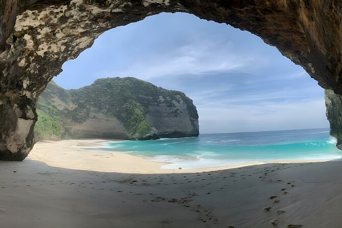 Nusa Penida Island Beach Tours with Snorkeling From Bali - Kelingking Beach, famous view and difficult descent