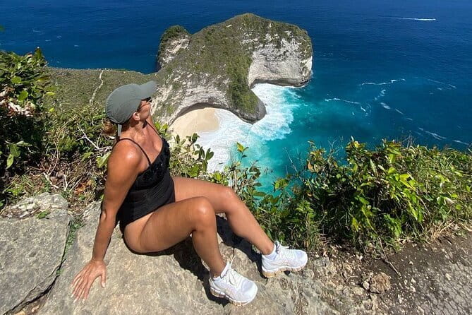 Nusa Penida Tour with Iconic Photography in Kelingking - Diamond Beach: beautiful views with a steep edge