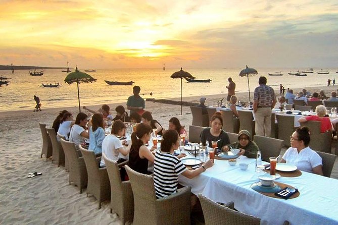 Private Bali CAR / VAN charter with English speaking driver. - A private Bali day instead of a fixed tour