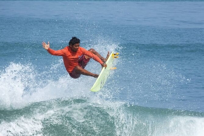 Private Beginner 1 on 1 Surfing Lesson at Kuta Beach without transfer - The first minutes: introductions and beach theory