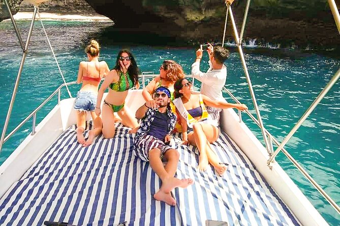 Private Boats in Bali and Nusa Penida - The crew and communication