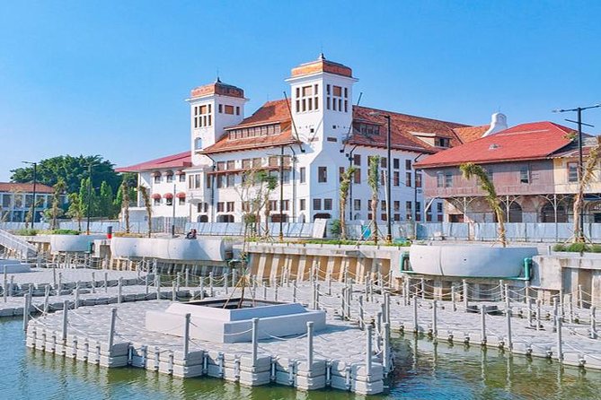 Private Full-Day Guided Tour: Explore Jakarta’s Top Highlights - Traffic, timing, and the separate driver
