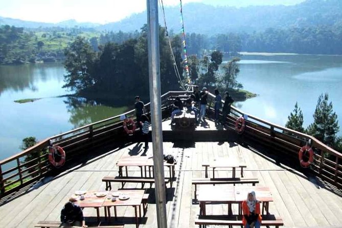 Private Guided to The White Crater & Surrounding Areas Tour - Rengganis Crater, bridge, basket, and hot springs