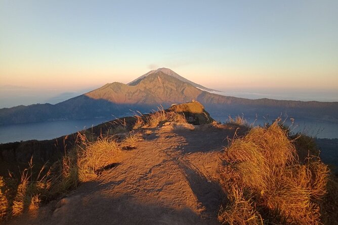 Private Mount Batur Sunset Trekking - All inclusive tour - The guides and the human side of the climb