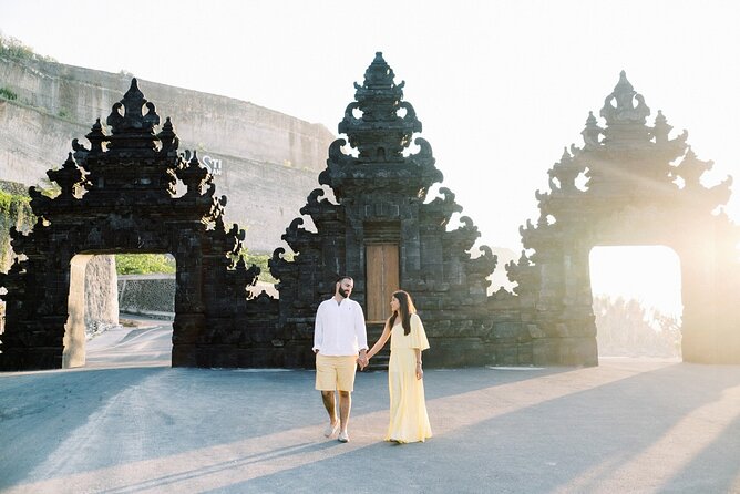 Private Tour Bali Beaches and Uluwatu Temple with Dinner - Melasti Beach and the sunset performance