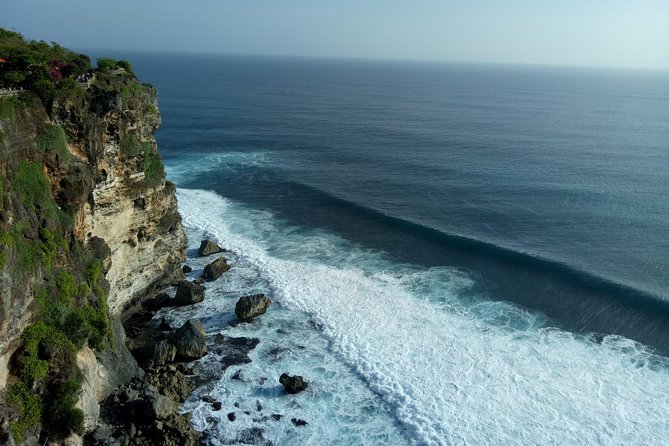 Private Tour Bali Beaches and Uluwatu Temple with Dinner - The guides make or break the day