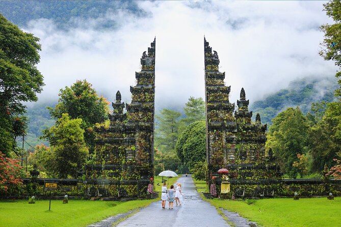 Private Tour: Bali UNESCO World Heritage Sites - Wanagiri Hidden Hills brings the twin lakes into view