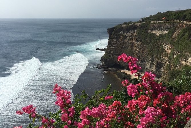 Private Tour: Highlights Uluwatu Temple & Southern Beaches Bali - Garuda Wisnu Kencana and Nusa Dua