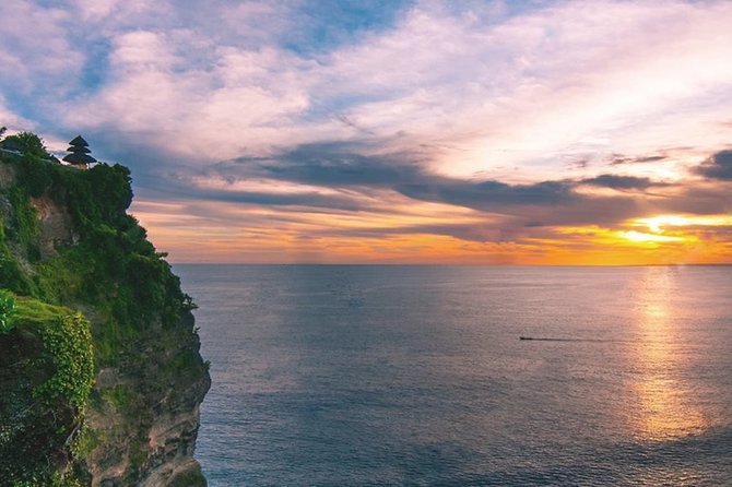 Private Tour: Highlights Uluwatu Temple & Southern Beaches Bali - Dreamland Beach and its surf setting