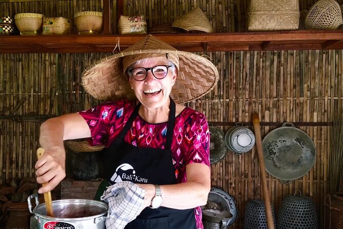 Pure Bali Village Experience, Cooking & Jamu Class+VIP Transfer - Planting rice after lunch