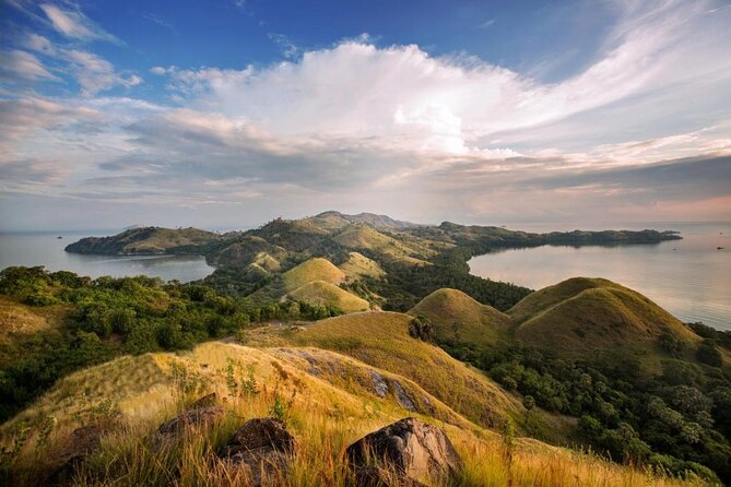 Rangko Cave & Beach Snorkeling Half Day Sharing Trip Labuan Bajo - Boleng Beach and the snorkeling stop