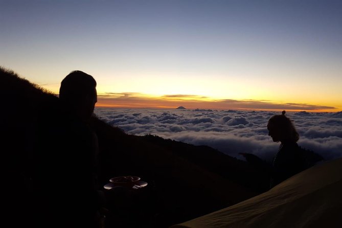 Rinjani trekking 2 days 1 night - Briefing in Senaru and the early start