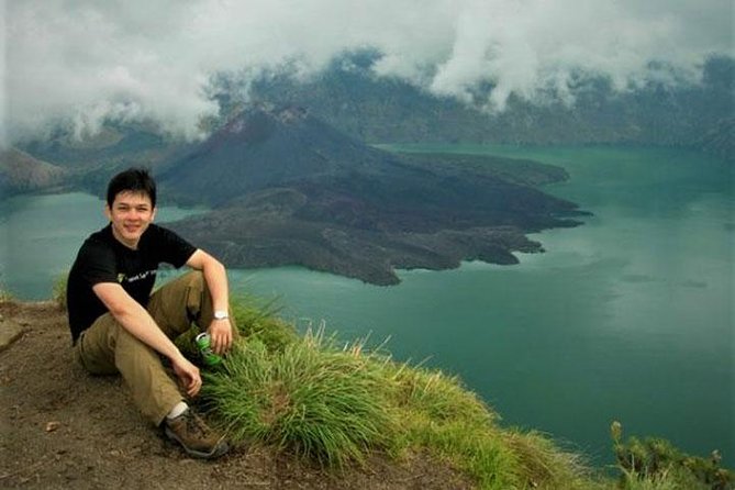 Rinjani Trekking 3D2N Summit - Day 2: Climbing toward Sembalun Crater Rim