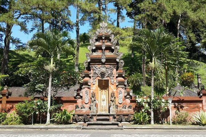 Skip the Line Tirta Empul Temple Entrance Ticket All Inclusive - What to wear and how to behave
