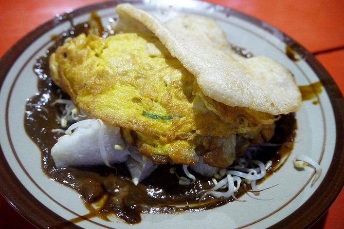 Small-Group Denpasar Night Food Tour - Kreneng Market gives the walk a clear finish