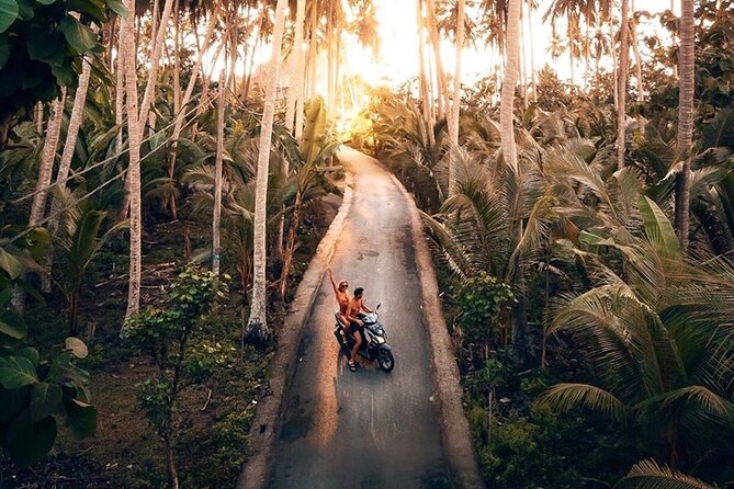 Solo Traveler in Nusa Penida - Pasih Uug shows nature at its most dramatic