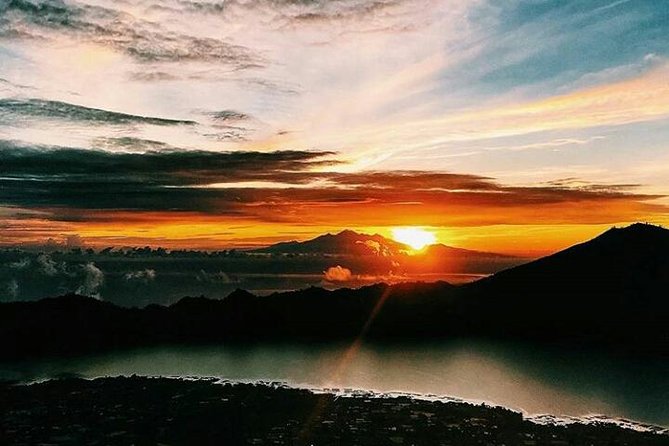 Sunrise mount batur trecking all inclusive - Starting before dawn for Mount Batur