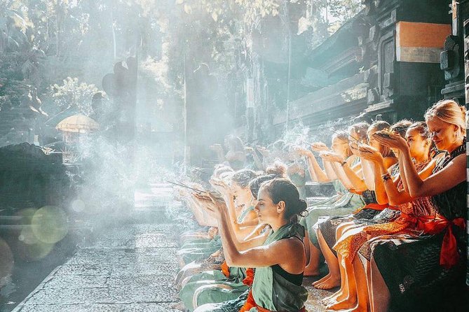 Tanah Lot Temple, Waterfall & Ubud Tour (Private & All-Inclusive) - Ubud’s Sacred Monkey Forest: a lively hour in the middle of the day