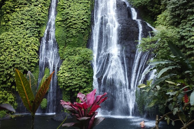 Tanah Lot Tour: Discover Bali’s Iconic Temple and Stunning Views - Lake Beratan and Ulun Danu Temple