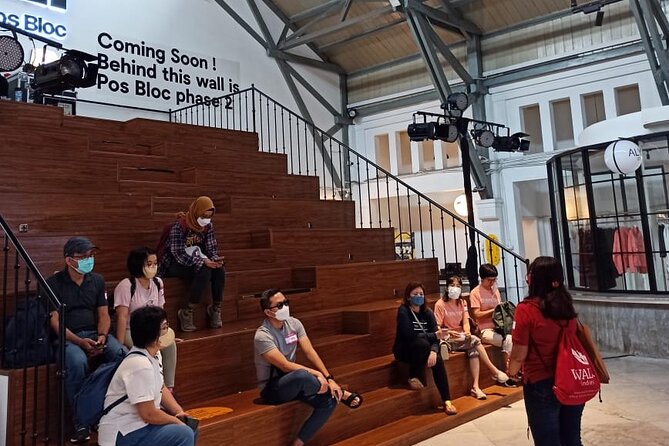 The Secret Society of Batavia - Walking Tour - A useful break at Gambir Train Station