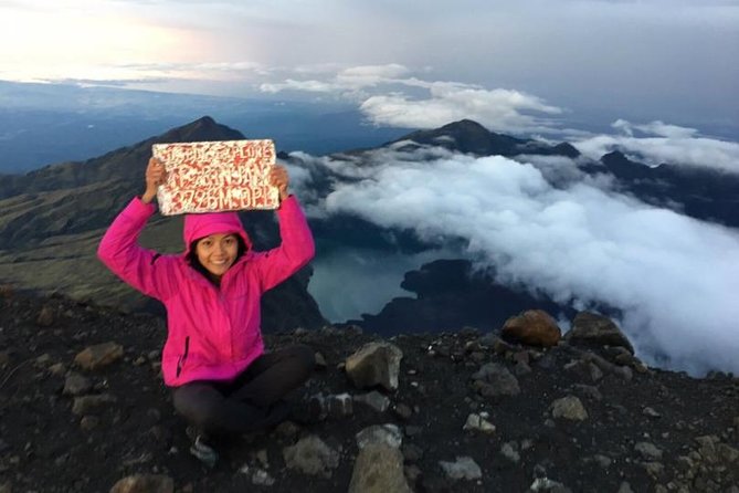 Trekking Rinjani Mountain Summit 2 Days 1 Night - Em Adventure - The 2:00 am wake-up and the summit attempt