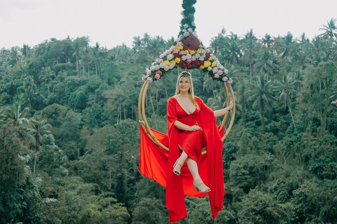 UBUD Instagram Spot Tour with Photographer - Starting early at Happy Swing Bali
