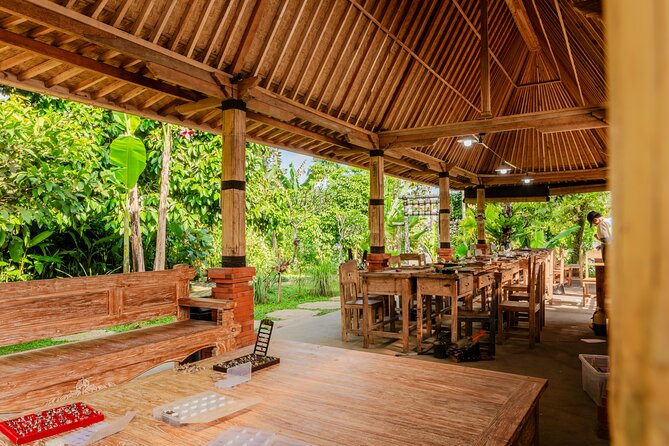 Ubud Silver Class Jewelry making in bali - Reaching Delodsema from Ubud