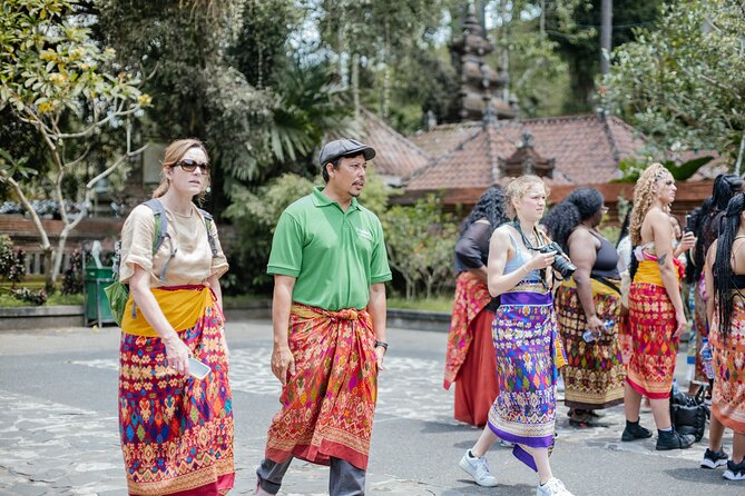Ubud Small Group Tour: Monkey Forest, Tegalalang Rice Terraces and more - Timing, traffic, and group size