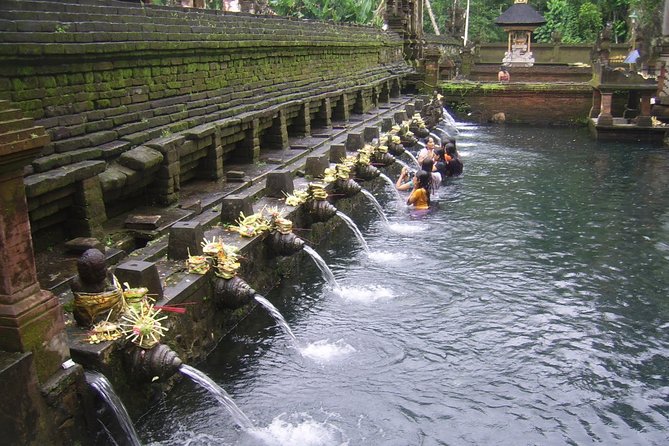 Ubud Tour - Ubud Highlight - Private Tour All inclusive - Tirta Empul adds living Balinese tradition