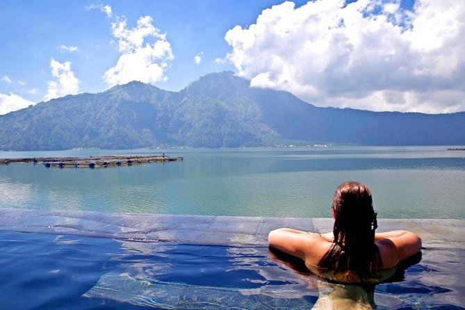 Ubud Volcano Lake and Natural Hot Spring Tour - Tegenungan Waterfall and the final burst of water