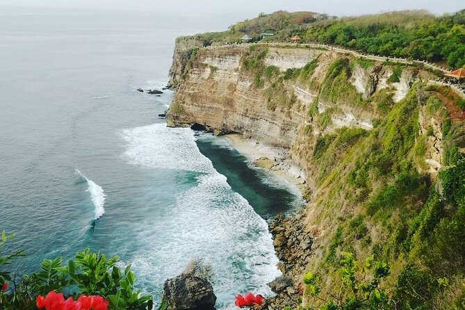 Uluwatu Sunset, Kecak Dance and Jimbaran Seafood Dinner - Uluwatu Temple is the evening centerpiece