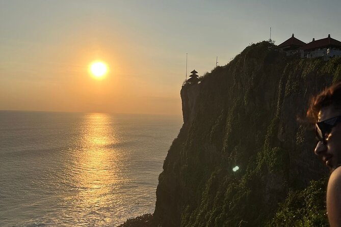 Uluwatu Temple Entrance & Kecak Dance Tickets - Why Uluwatu Temple works so well at sunset