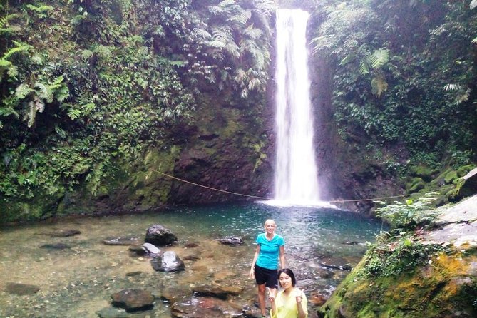 volcano hike and jungle trekking adventure - Reaching the volcanic crater and lava floor