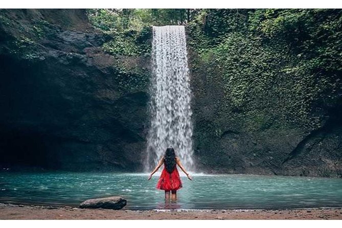 Waterfall Tour:Tegenungan-Kanto Lampo-Tukad Cepung and Tibumana- Free transport - Kanto Lampo brings you close to the rocks and water