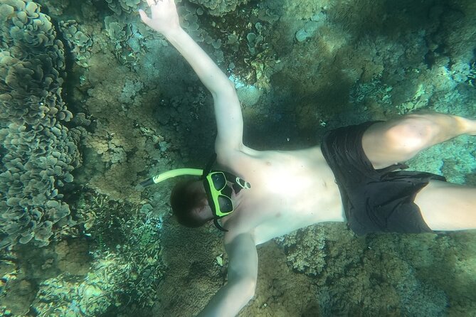 West Nusa Penida With Snorkeling Private Guided Tour - How the guide affects the day