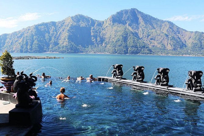 Wonderful 3 Days of Bali Private Guided Tour All Inclusive - Day two: west coast temples and Uluwatu sunset