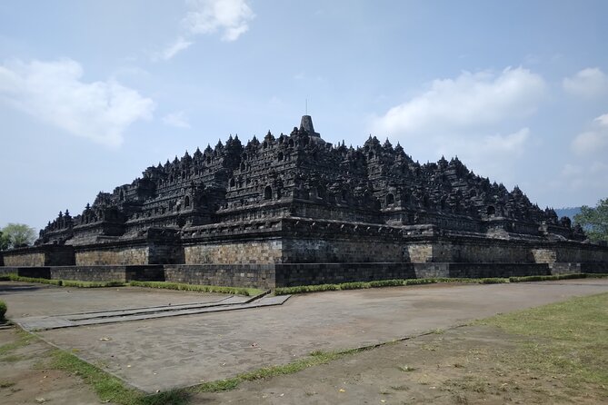 Yogyakarta: Borobudur Top Access & Prambanan Temple Private Tour - What the private car adds to the day
