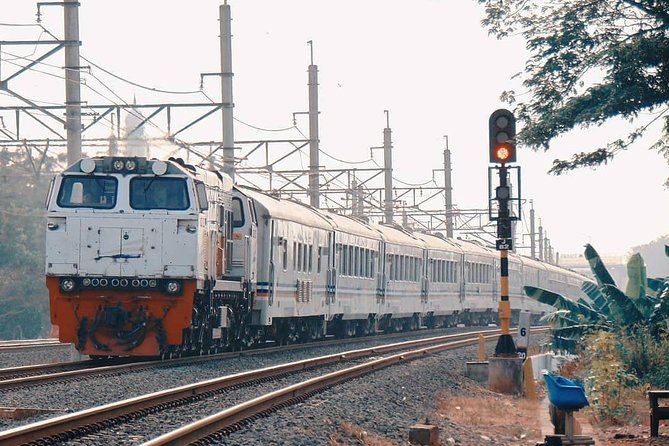 Yogyakarta Bromo Ijen Bali Tour (5d4n) - Day 3: the train to Surabaya and the road to Bromo