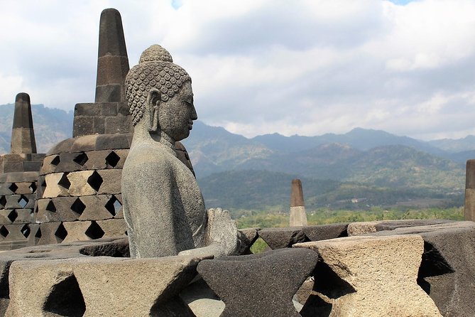 Yogyakarta Cultural Tour: Borobudur Temple, Prambanan Temple and Merapi Volcano - Pawon and Mendut add a quieter stop