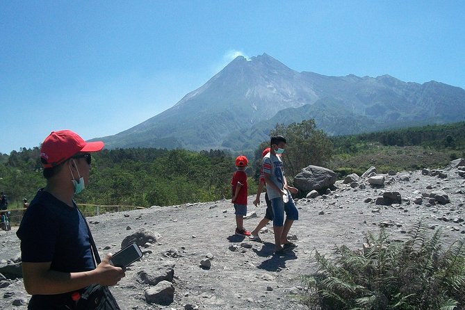 Yogyakarta Cultural Tour: Borobudur Temple, Prambanan Temple and Merapi Volcano - Lunch gives a long day some breathing room
