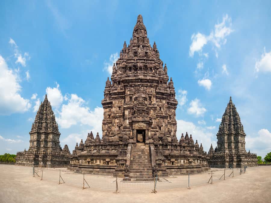 Yogyakarta: Prambanan Temple Entrance Ticket - Entering through the ticket kiosk